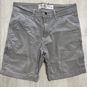 🔥BUNDLESALE Mens 32 Coastal Waters Gray Cargo Shorts with Versatile Style